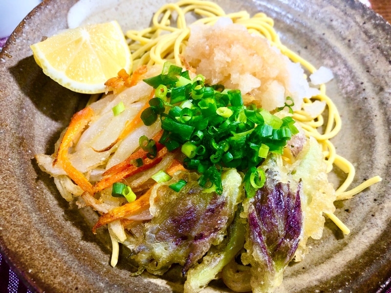 ぶっかけおろしかき揚げうどん風を撮った写真