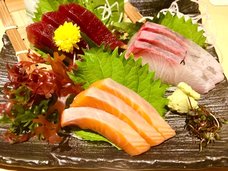 お刺身３種盛りを撮った写真