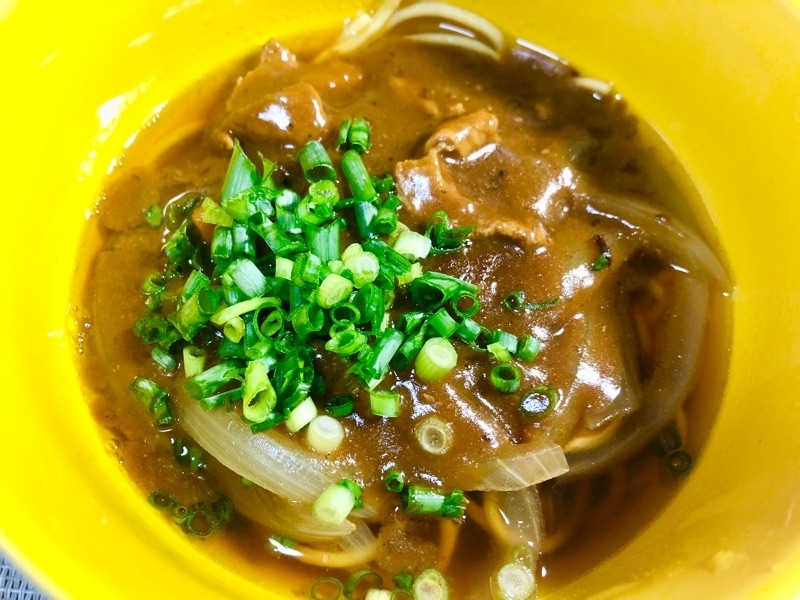 低糖質麺のカレー麺を撮った写真