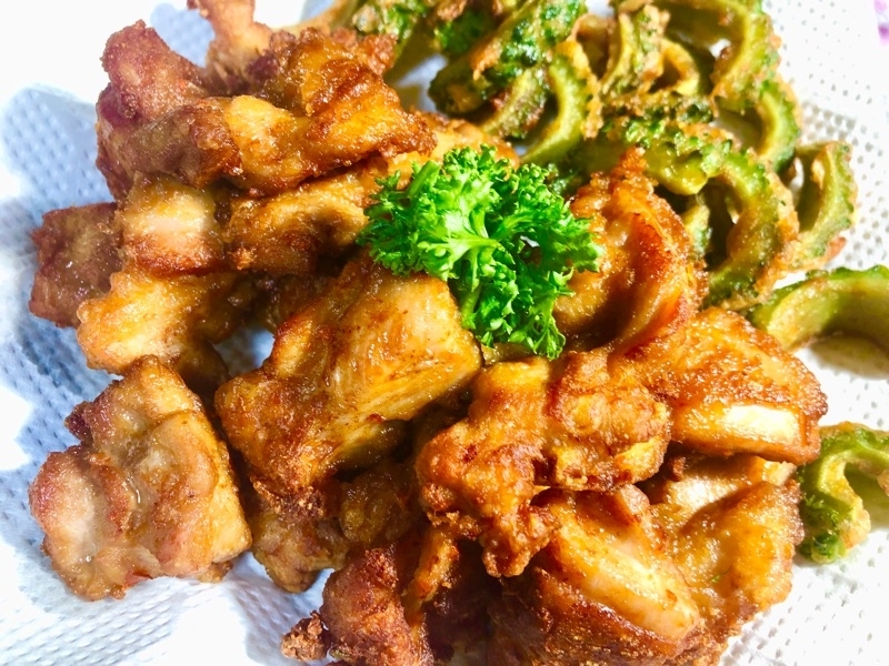 鶏とゴーヤのから揚げを撮った写真