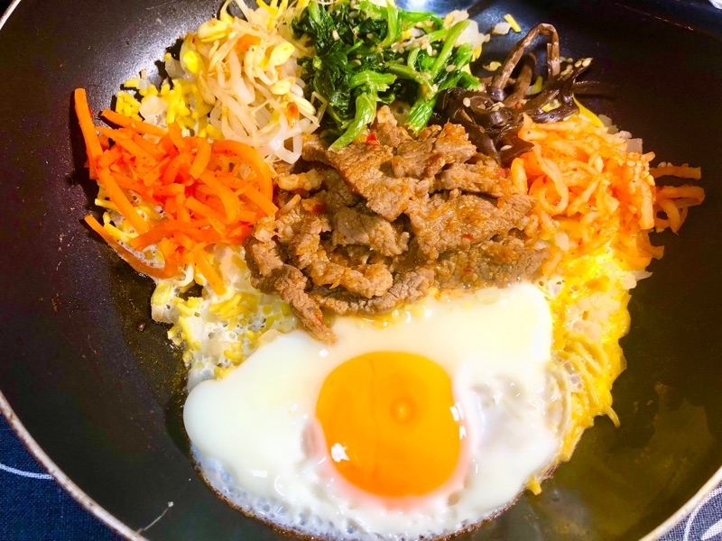 低糖質麺のフライパン焼きビビンバを撮った写真