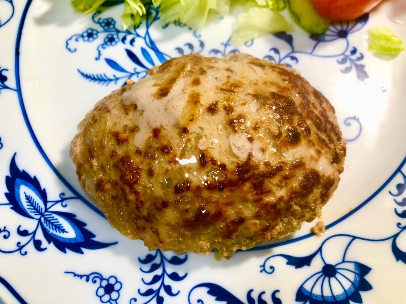 焼いたハンバーグを撮った写真