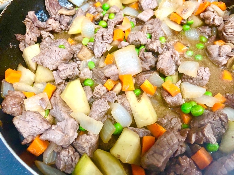 青パパイヤとサイコロステーキの炒めものを撮った写真