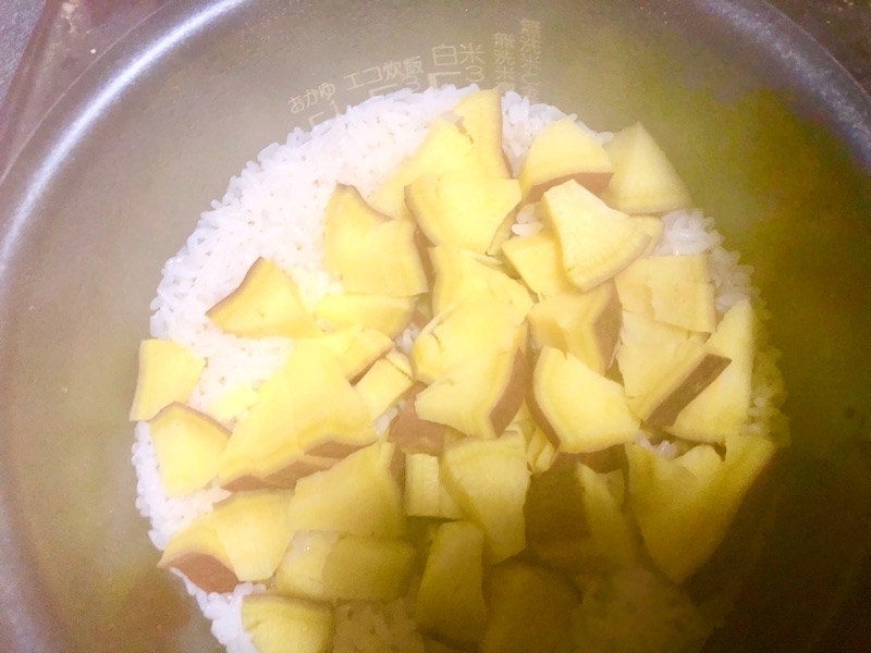 サツマイモご飯を撮った写真