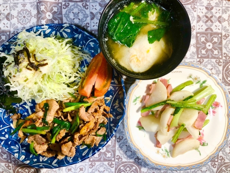 豚小間のカクテキ炒めの夕食を撮った写真