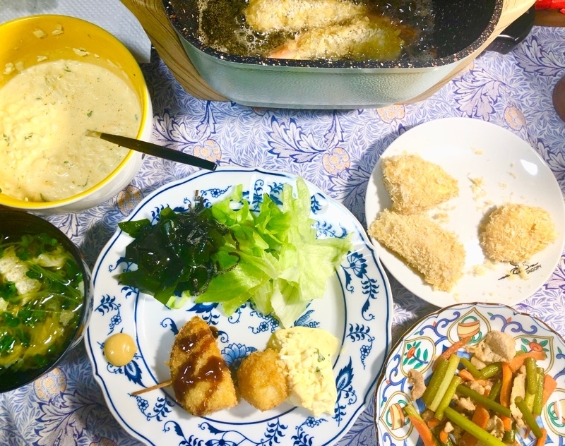 卓上フライの夕食を撮った写真