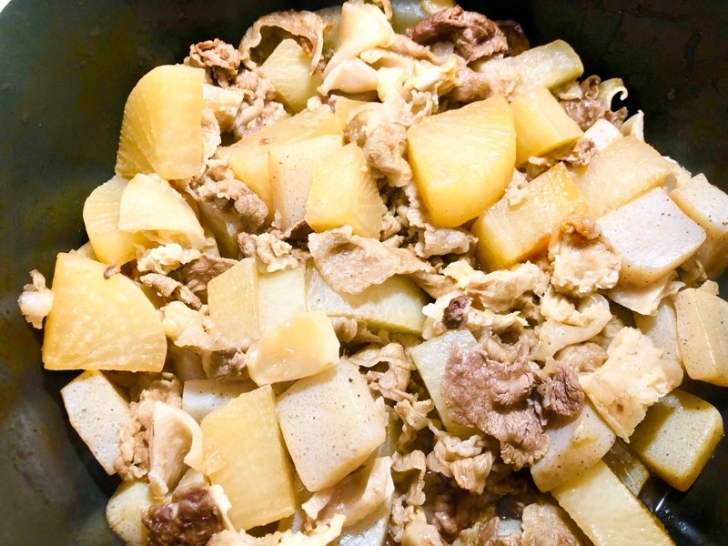 牛肉と大根の煮物を撮った写真
