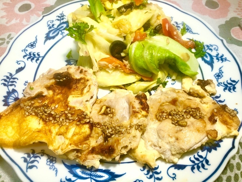 豚ロースの卵焼きを取り分けて撮った写真