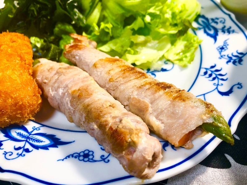野菜スティックの肉巻きを撮った写真