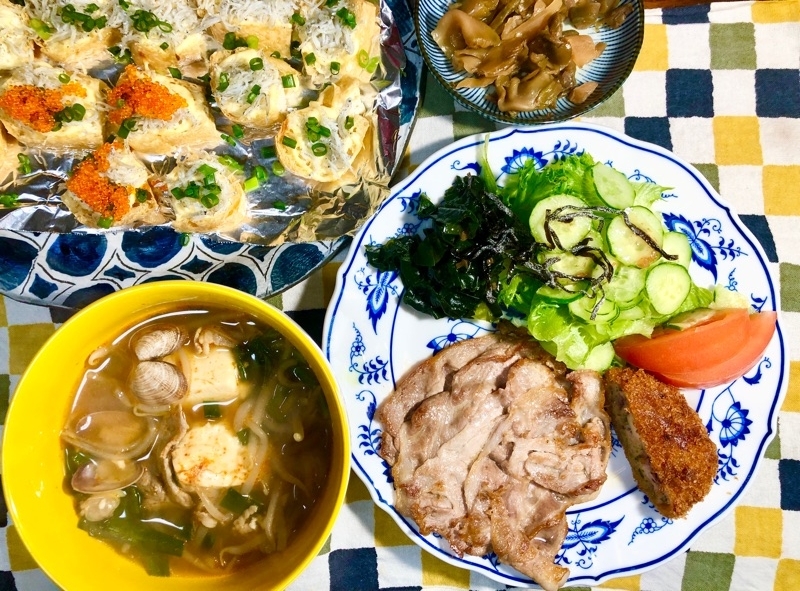 スンドゥブチゲと豚ロースの重ね焼きの夕食を撮った写真