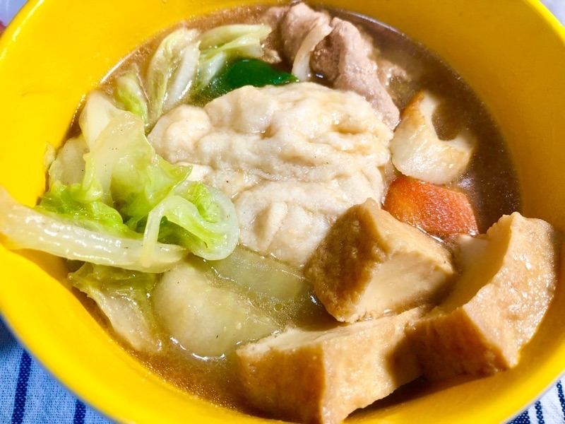 鍋ラーメンの野菜にサイリウム餅を入れて撮った写真