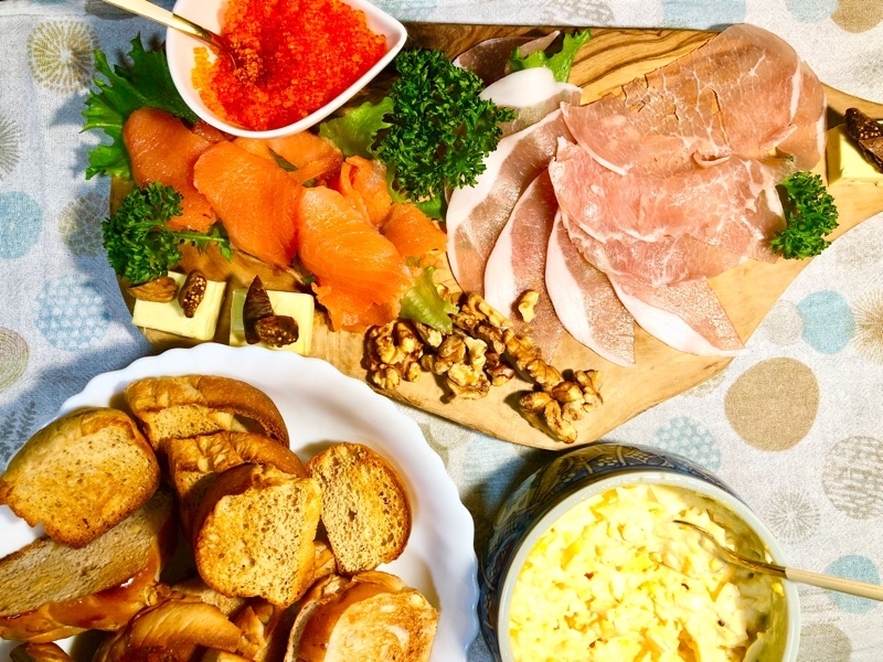 ブランパンとカナッペの具材を撮った写真