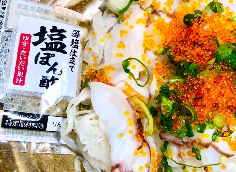 タコの刺身と塩ポン酢を撮った写真