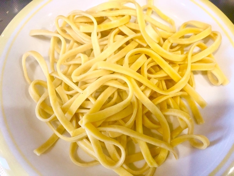 低糖質麺を茹でて撮った写真