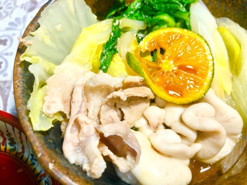 白子鍋を取り分けて撮った写真