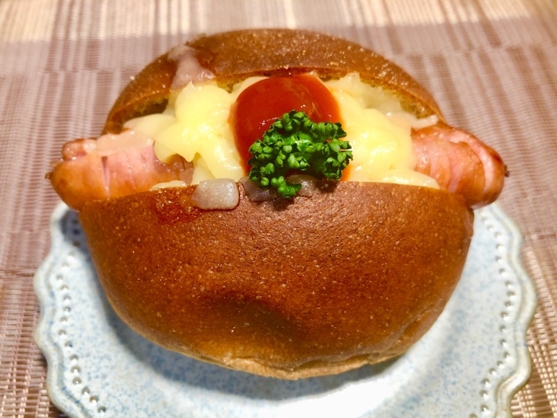 ブランパンのチーズドッグを撮った写真