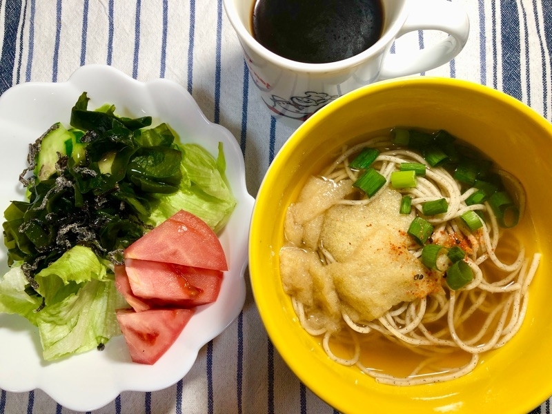 低糖質そばの昼食を撮った写真