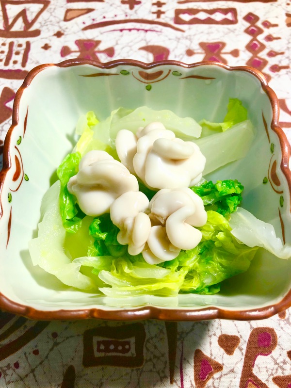 ゆでた白子と白菜を撮った写真
