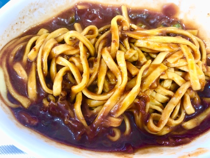 低糖質麺を混ぜて撮った写真