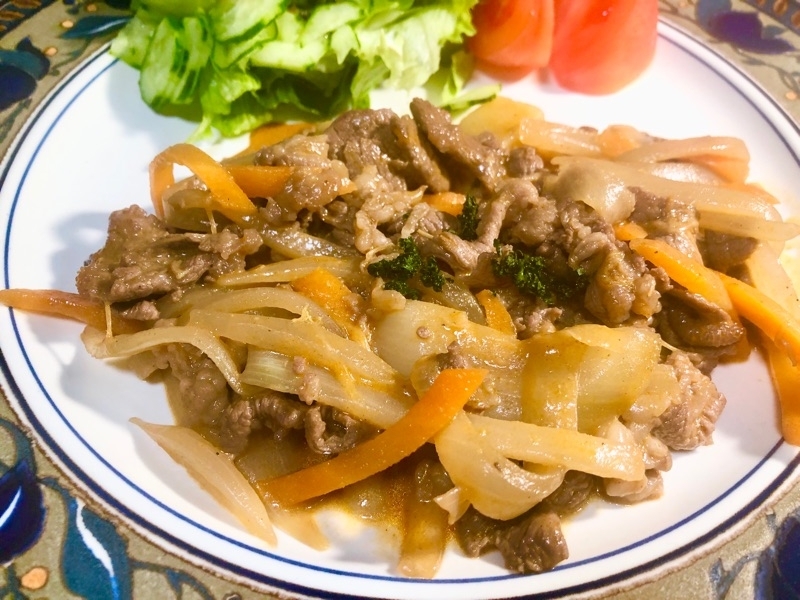 マッサマンカレー味の牛肉炒めを撮った写真