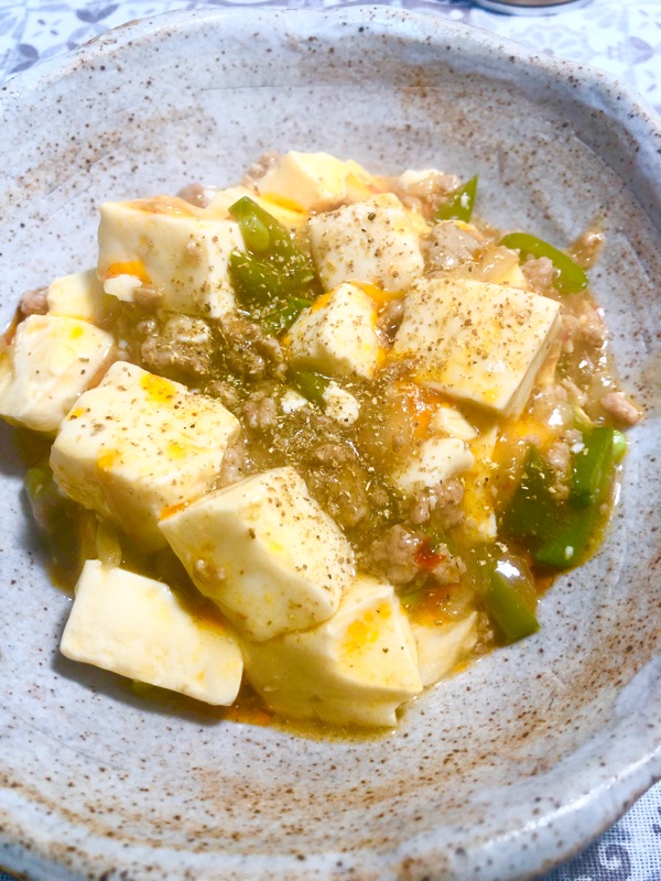麻婆豆腐を盛りつけて撮った写真