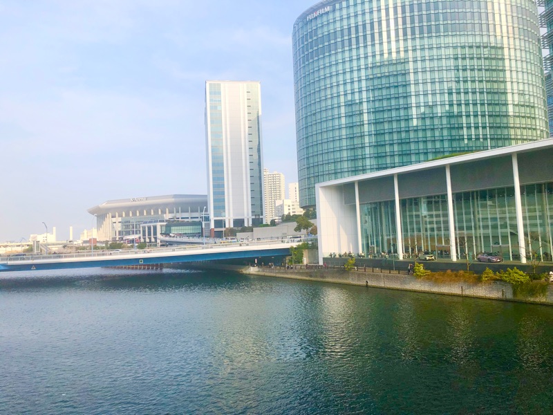 Kアリーナ横浜と風景を撮った写真
