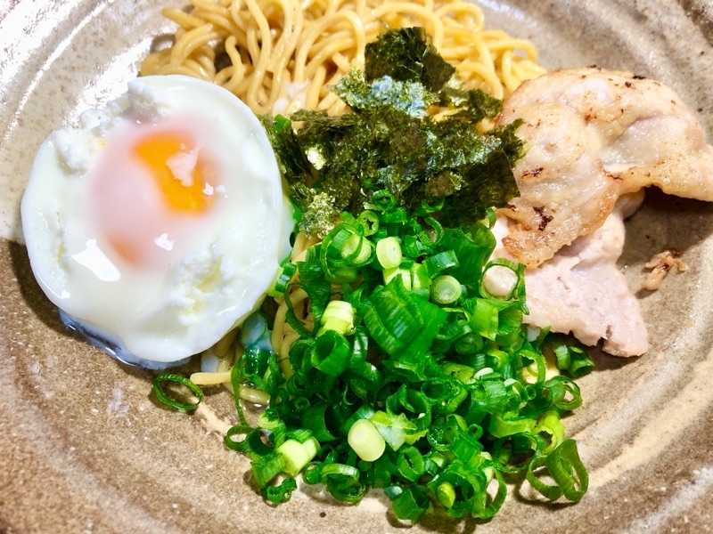 低糖質麺の混ぜそばを撮った写真