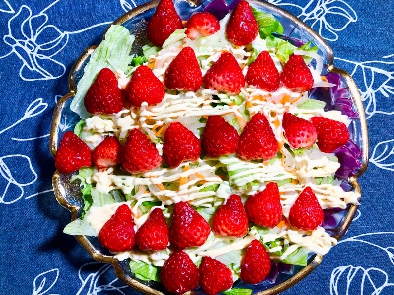 イチゴのサラダを撮った写真