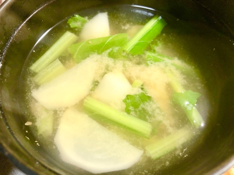 カブの味噌汁を撮った写真