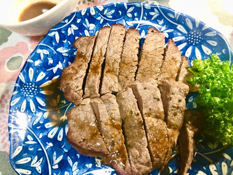牛肉のステーキを撮った写真