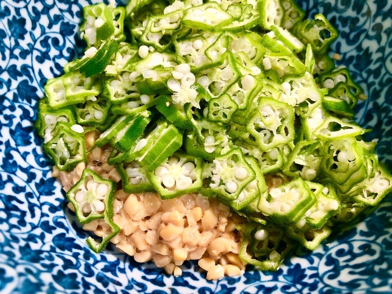 刻みオクラとひきわり納豆を撮った写真