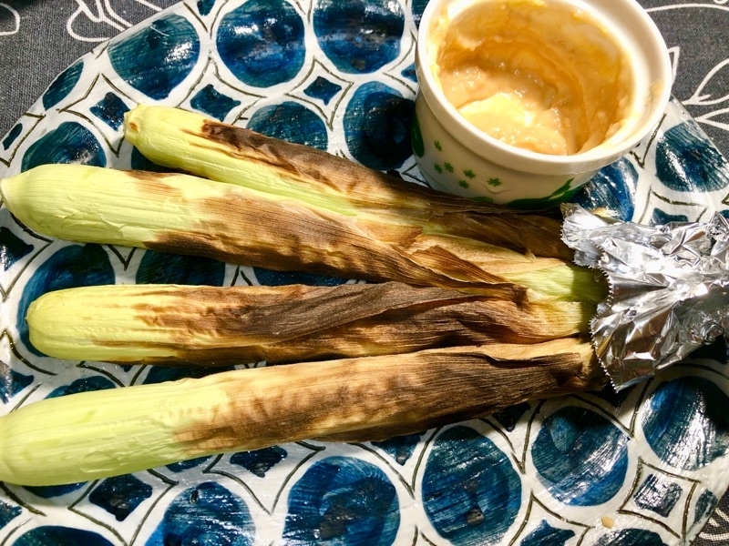 焼きベビーコーンと味噌マヨディップを撮った写真
