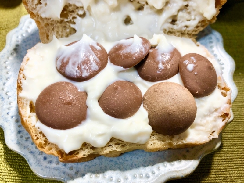 チョコサンドのチョコレートを撮った写真