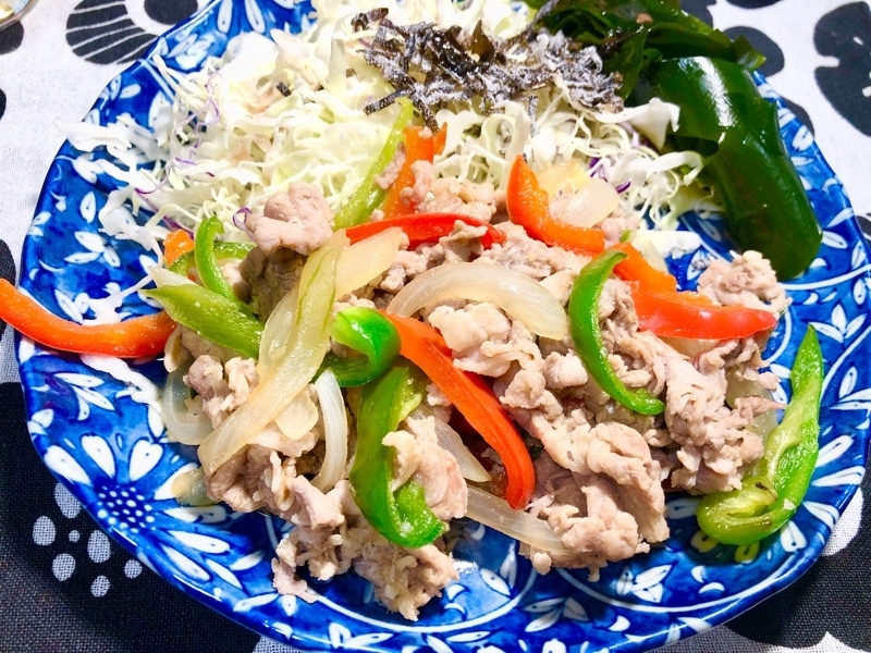 牛肉と野菜の炒めものを撮った写真