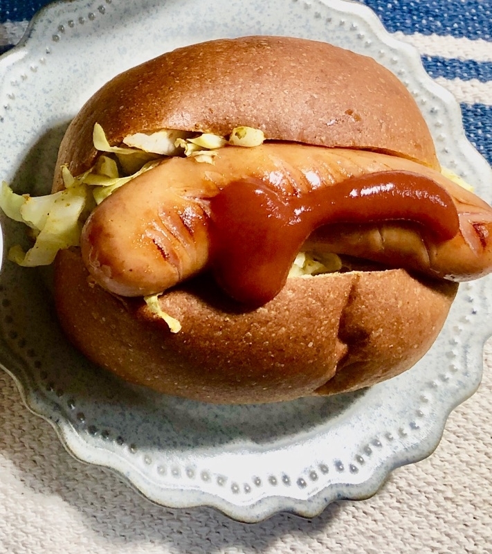 ブランパンのホットドッグを撮った写真