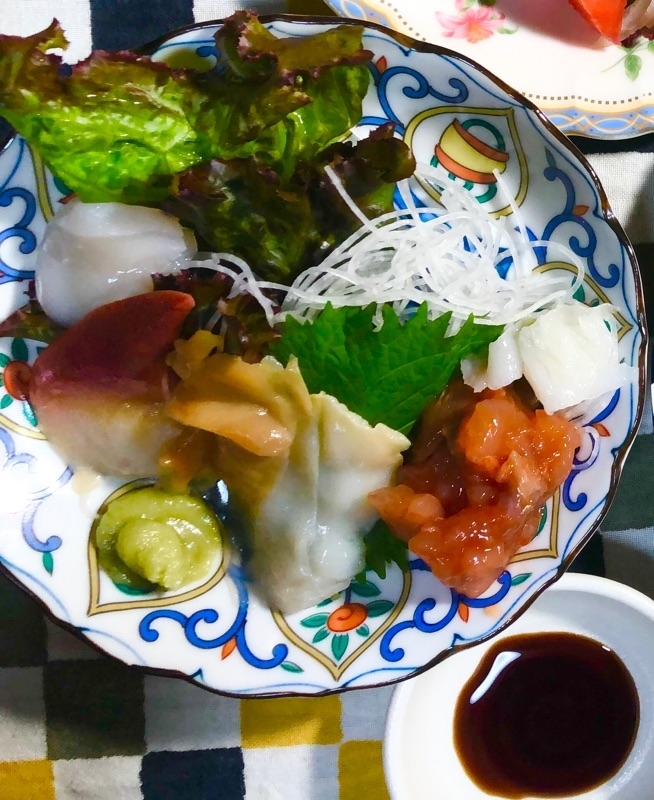 貝のお刺身を撮った写真