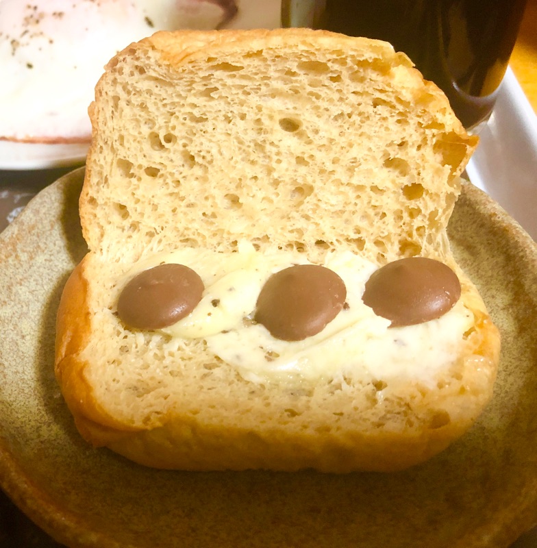 ブランパンのトリュフバターとチョコのサンドを撮った写真