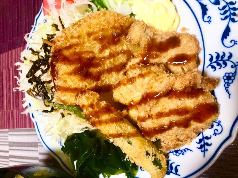ヒレカツと玉ねぎフライを撮った写真
