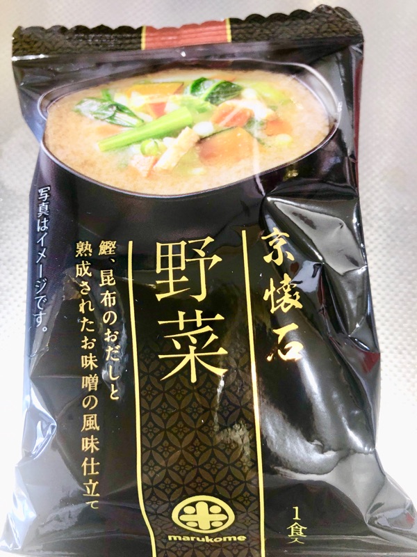 フリーズドライの味噌汁のパッケージを撮った写真