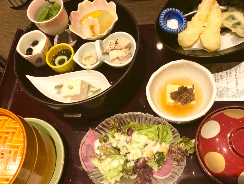 ご飯のセットを撮った写真