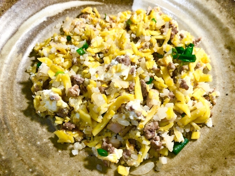 低糖質麺のチャーハンを撮った写真