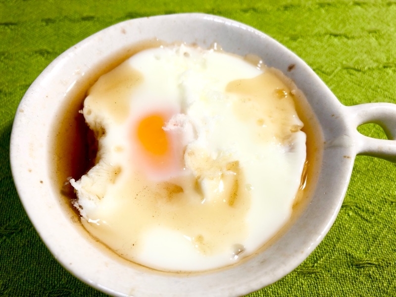 だし汁の温泉卵風を撮った写真