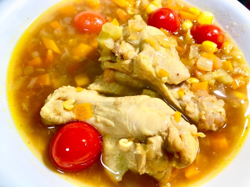 鶏手羽元のカレースープ煮込みを撮った写真