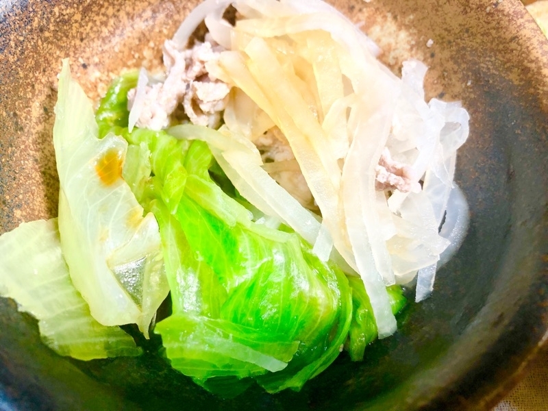 味噌汁の具のポン酢がけを撮った写真