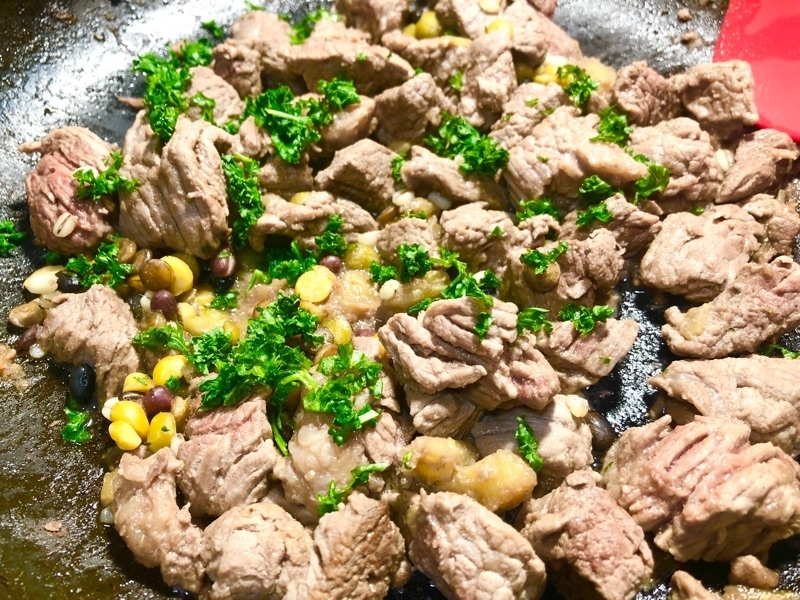 牛肉のガーリック炒めを撮った写真