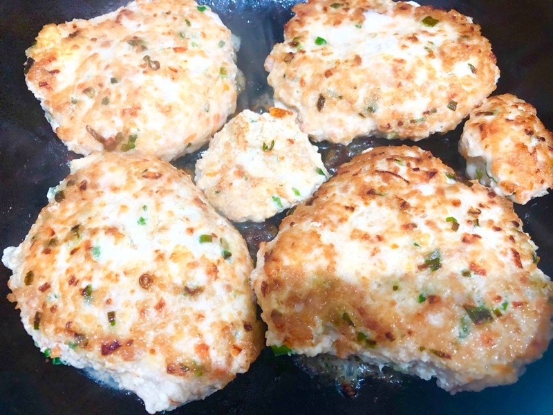 軟骨入り鶏ハンバーグを撮った写真