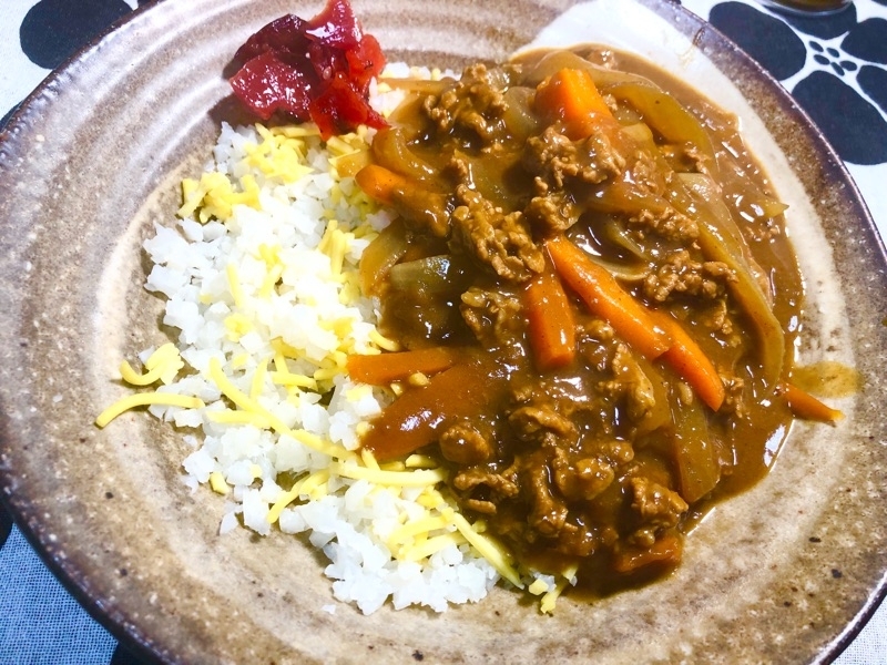 フライパン簡単カレーをよそって撮った写真