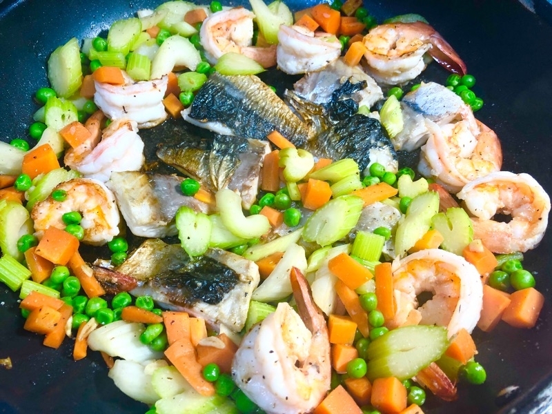 塩サバと海老のバター焼きを撮った写真