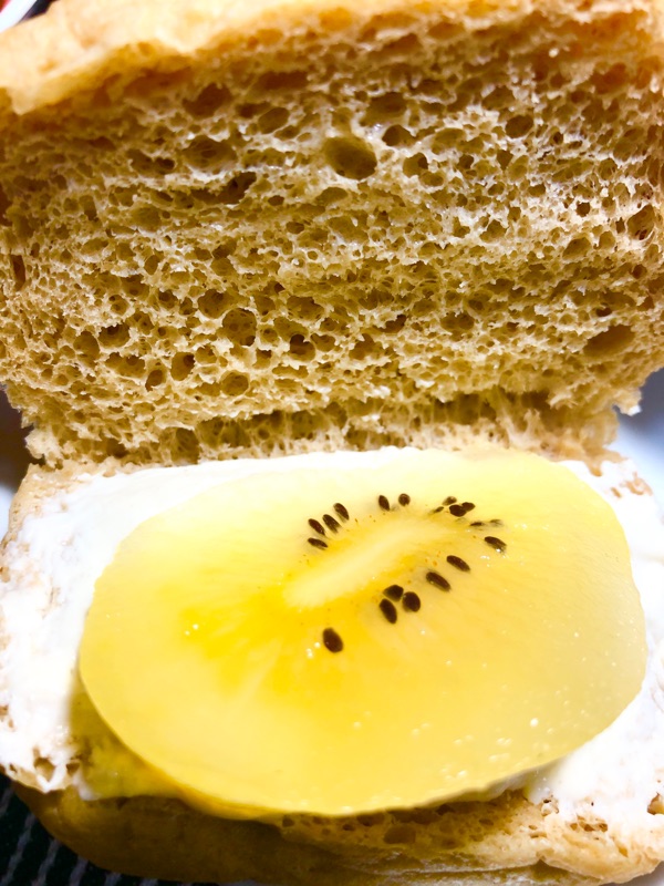 ブランパンのキウイサンドを撮った写真