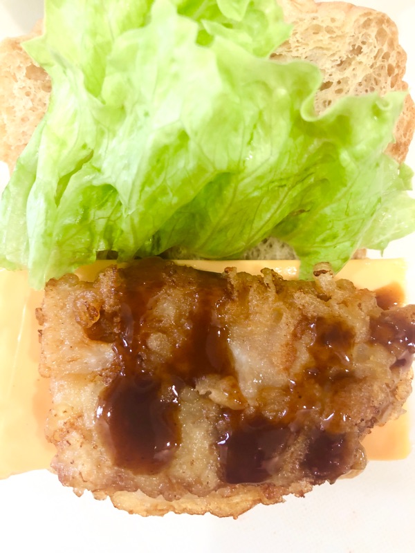 ブランパンの肉巻きレンコンサンドを撮った写真